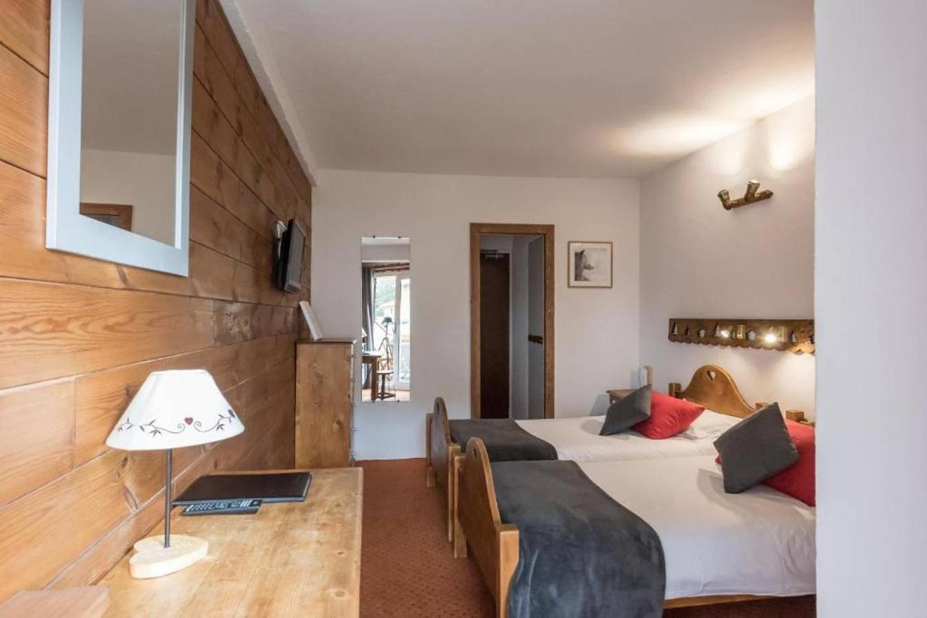 Hotel L'Ecureuil Auron Bagian luar foto