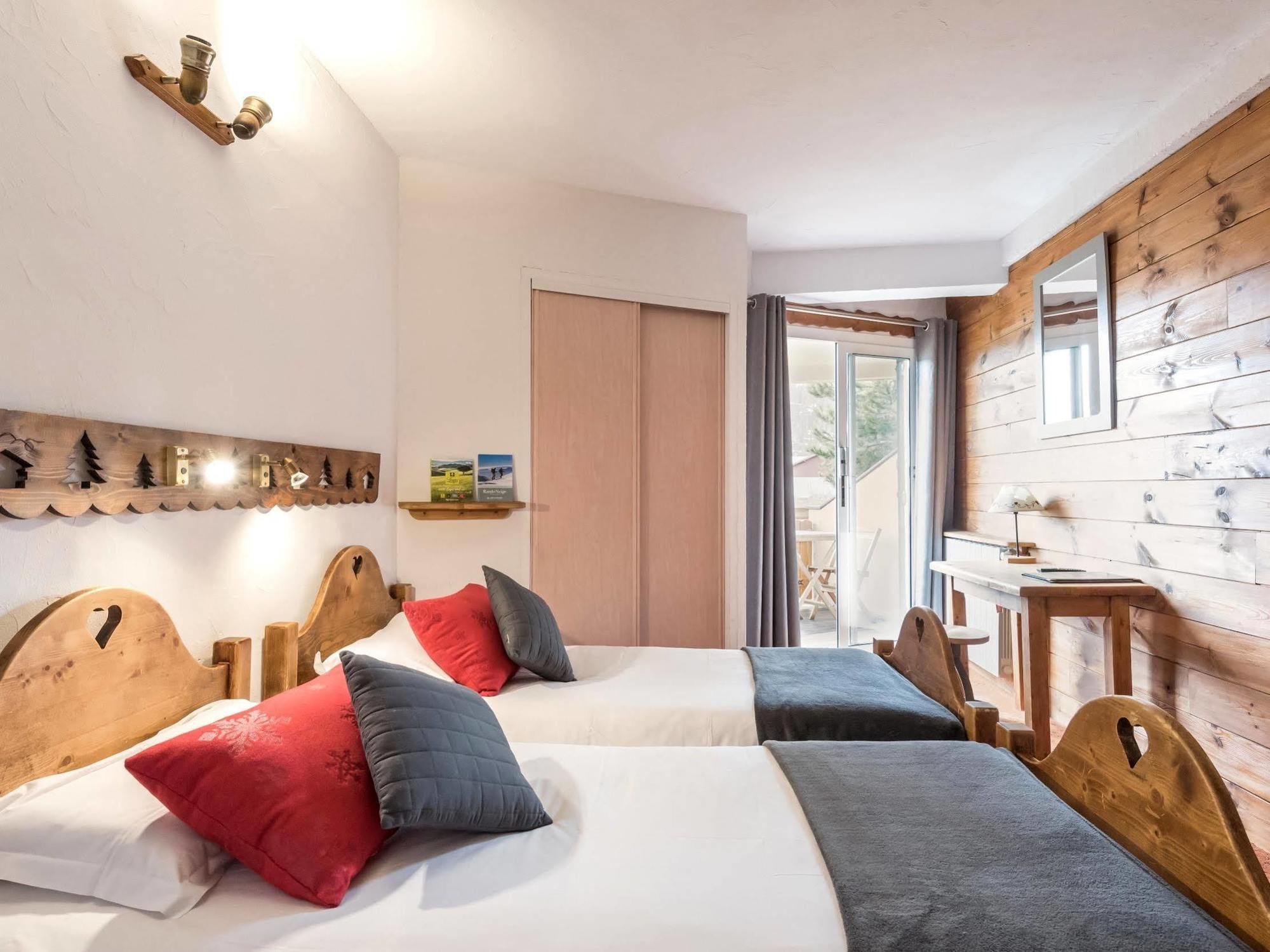 Hotel L'Ecureuil Auron Bagian luar foto