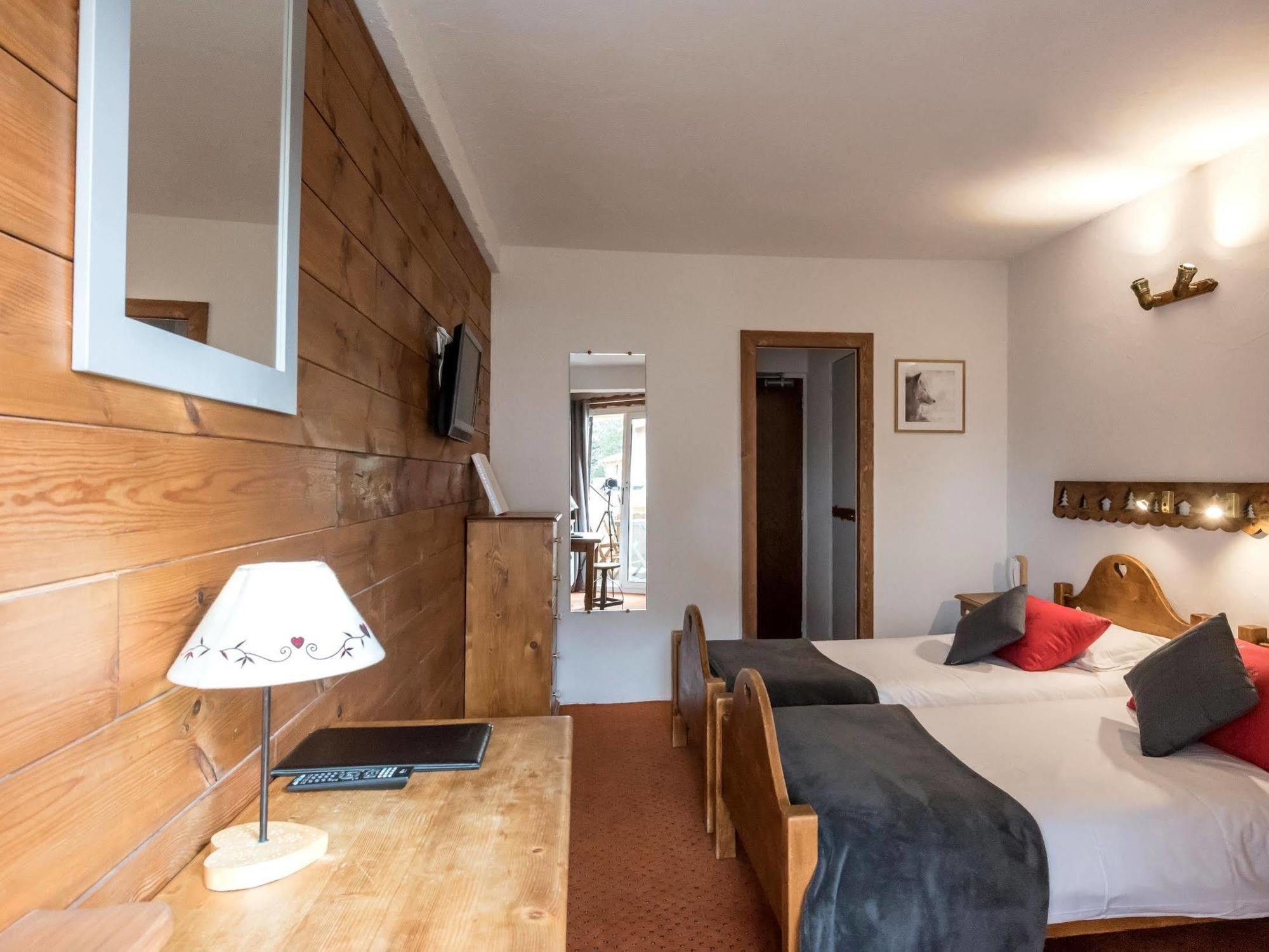 Hotel L'Ecureuil Auron Bagian luar foto
